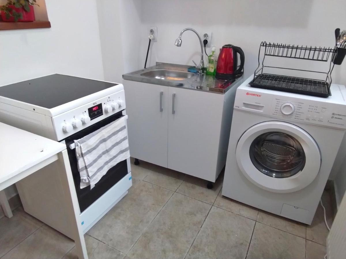 Bucuresti Bucuresti Hostel Esterno foto